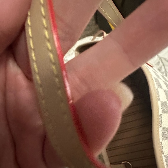 Designer inspired cream tote bag with wallet and zipper pouch - Picture 6 of 6